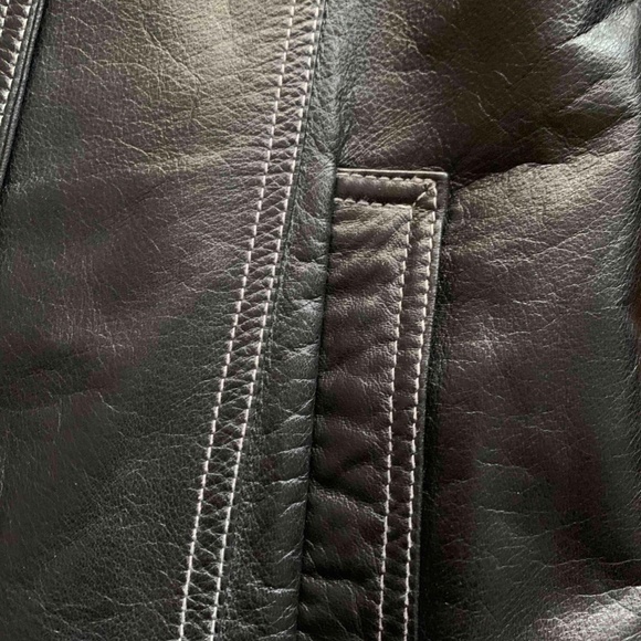 Danier woman's leather coat - Picture 6 of 6